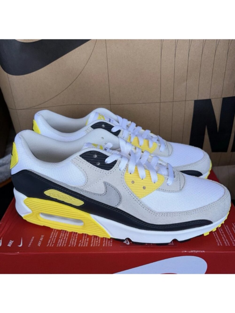 NEW Nike Air Max 90 Men's Size 11 White Yellow Smoke Lightening DM0029 111